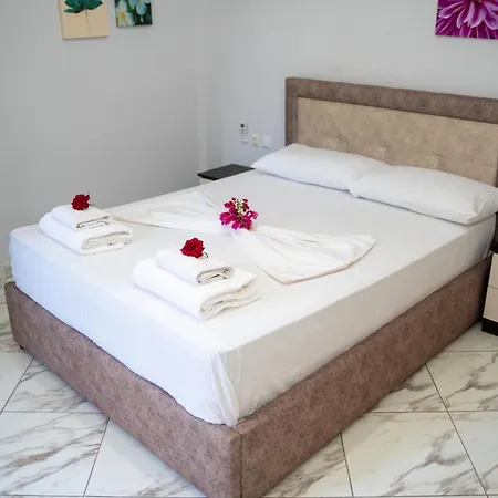 Zeqo Muka 2 * Εξαμίλιο