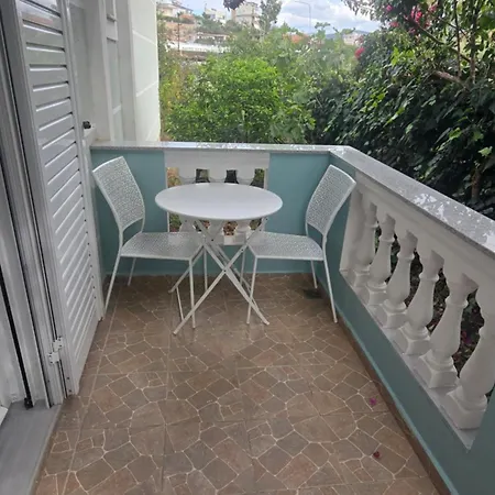 Zeqo Muka 2 * Εξαμίλιο